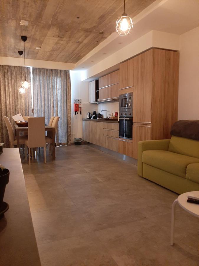 Qliving New Sliema Promenade