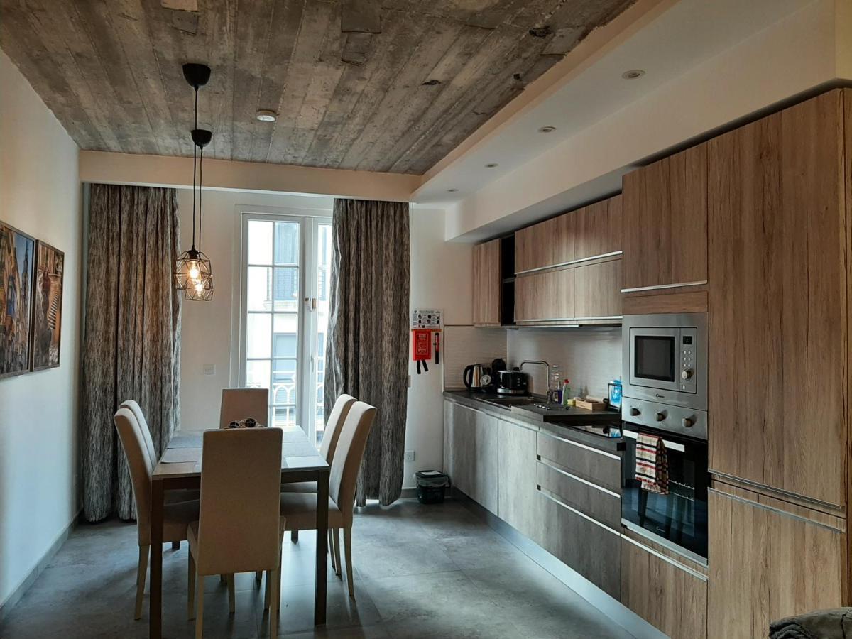 Qliving New Sliema Promenade